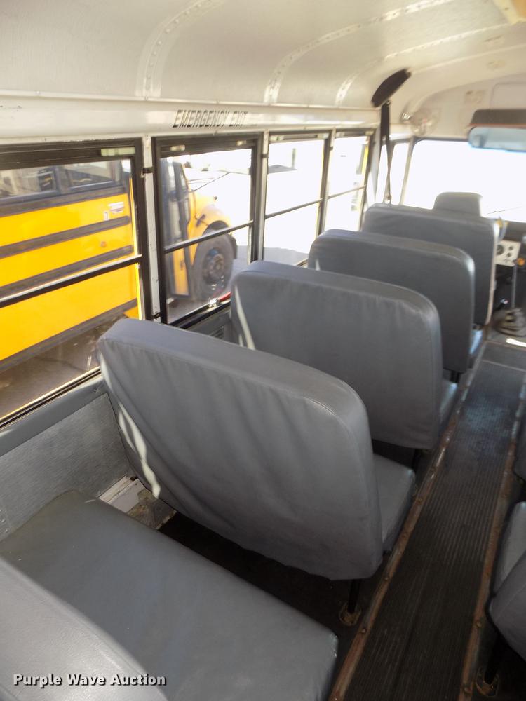 image for item DD2768 1996 Ford B800 Thomas school bus