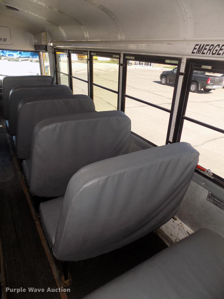 image for item DD2768 1996 Ford B800 Thomas school bus