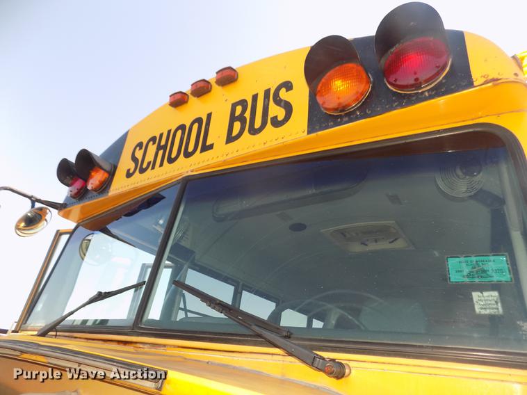 image for item DD2768 1996 Ford B800 Thomas school bus