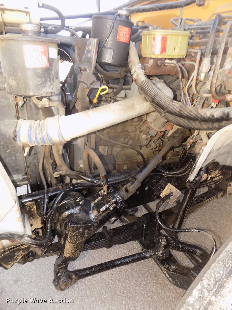 image for item DD2768 1996 Ford B800 Thomas school bus