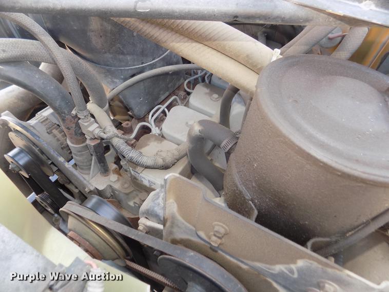 image for item DD2768 1996 Ford B800 Thomas school bus