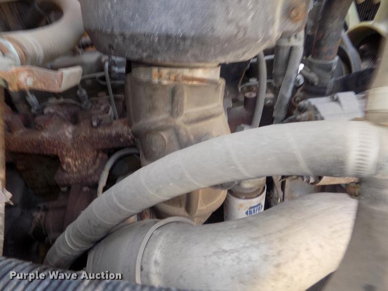 image for item DD2768 1996 Ford B800 Thomas school bus