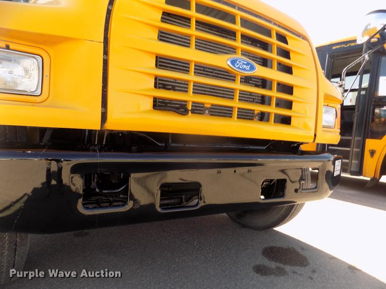 image for item DD2768 1996 Ford B800 Thomas school bus