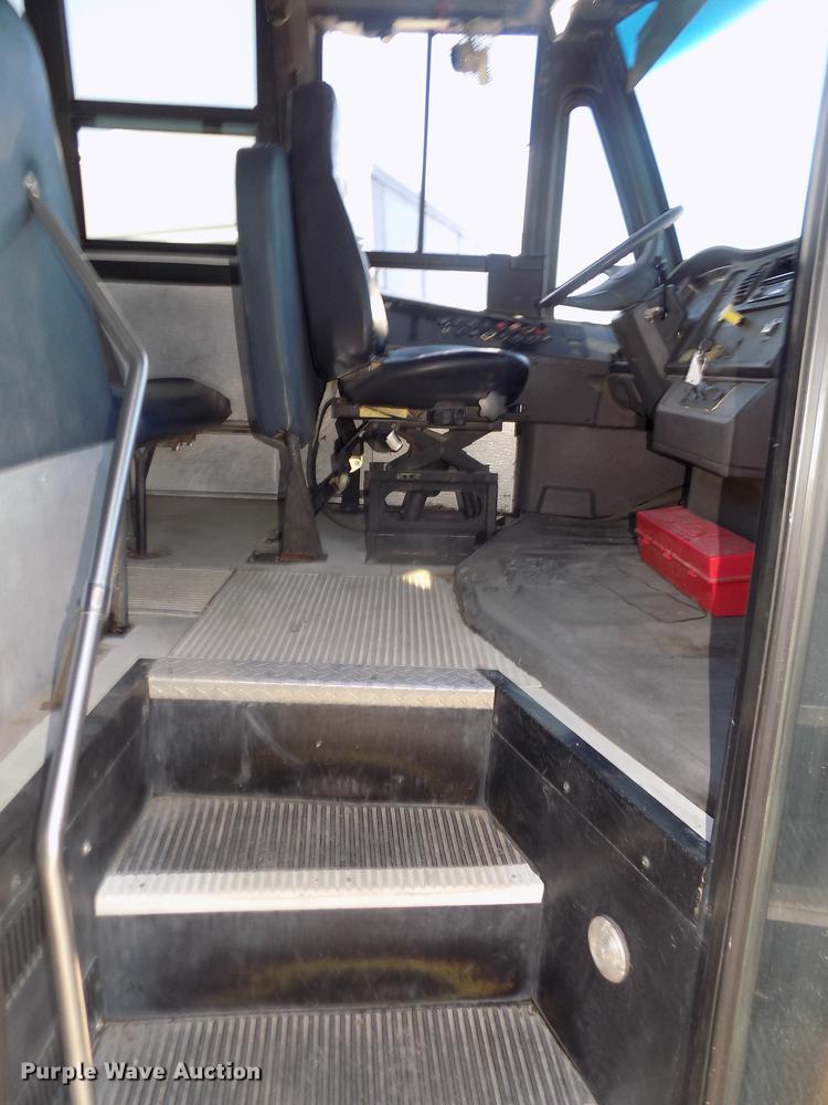 image for item DD2769 2007 Freightliner Thomas Saf-T-Liner C-2 310TS school bus