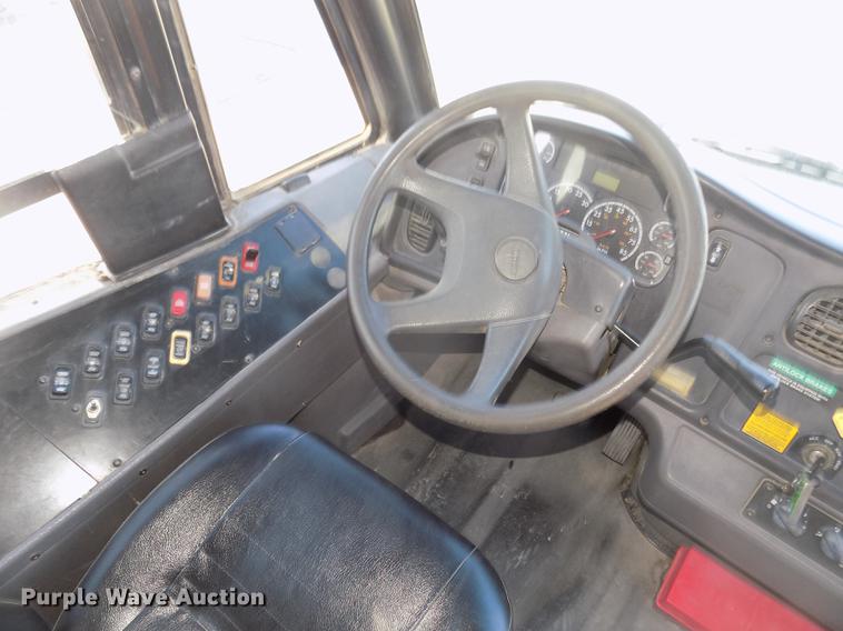 image for item DD2769 2007 Freightliner Thomas Saf-T-Liner C-2 310TS school bus