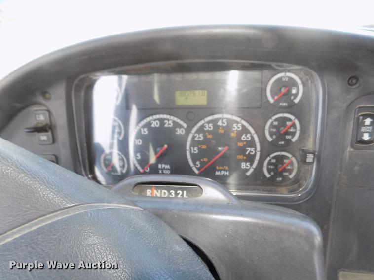 image for item DD2769 2007 Freightliner Thomas Saf-T-Liner C-2 310TS school bus