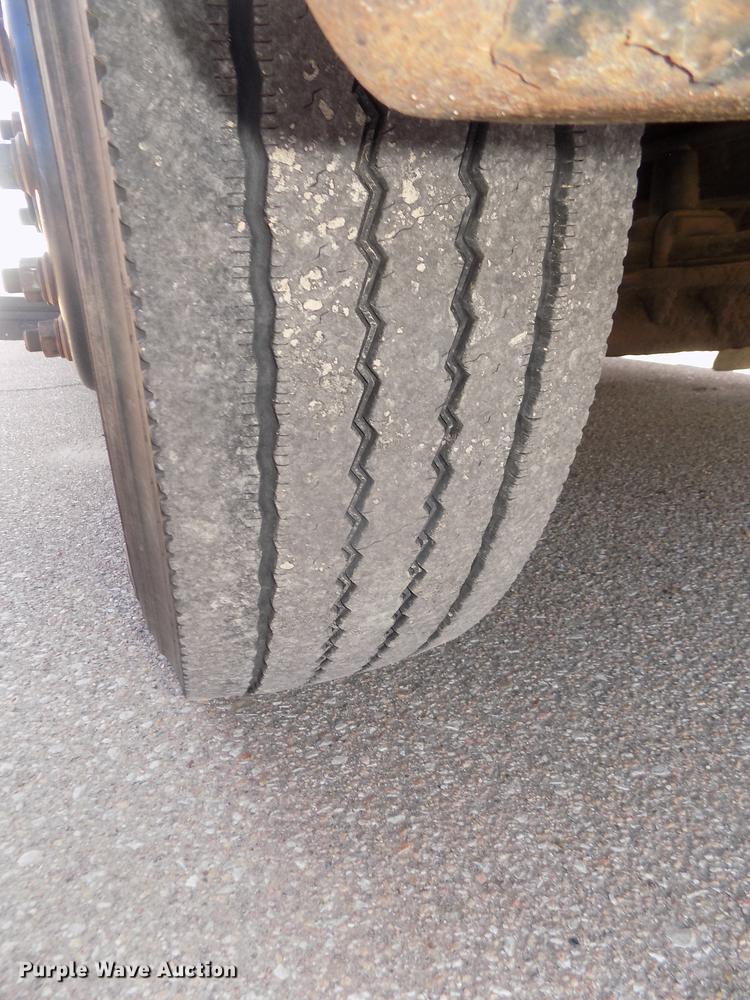 image for item DD2769 2007 Freightliner Thomas Saf-T-Liner C-2 310TS school bus