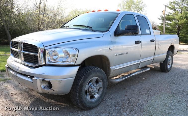 image for item DD4197 2006 Dodge Ram 2500 Quad Cab pickup truck