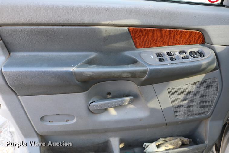 image for item DD4197 2006 Dodge Ram 2500 Quad Cab pickup truck