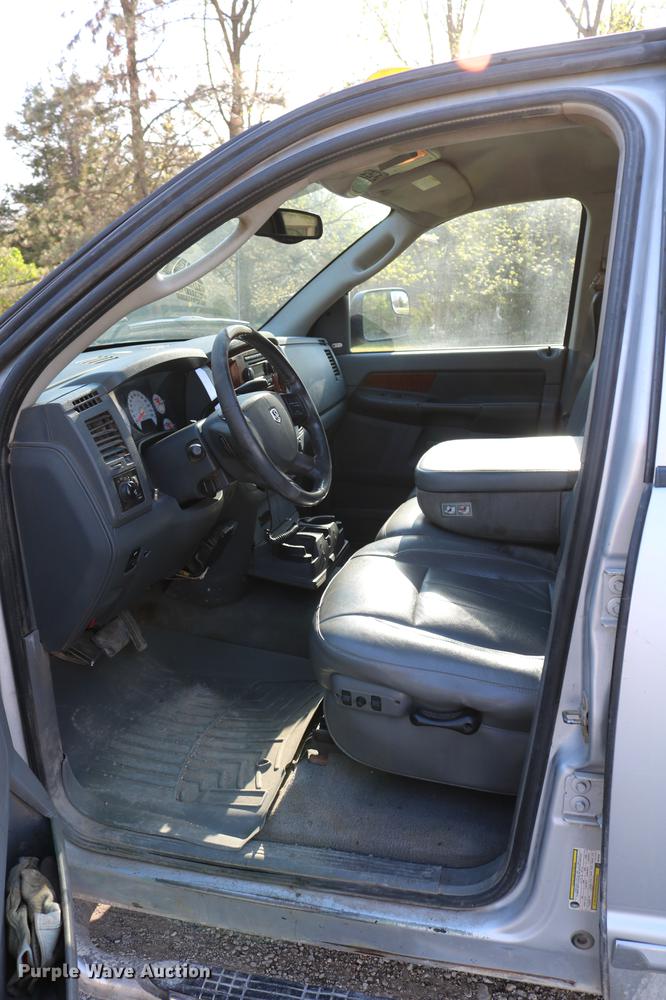 image for item DD4197 2006 Dodge Ram 2500 Quad Cab pickup truck