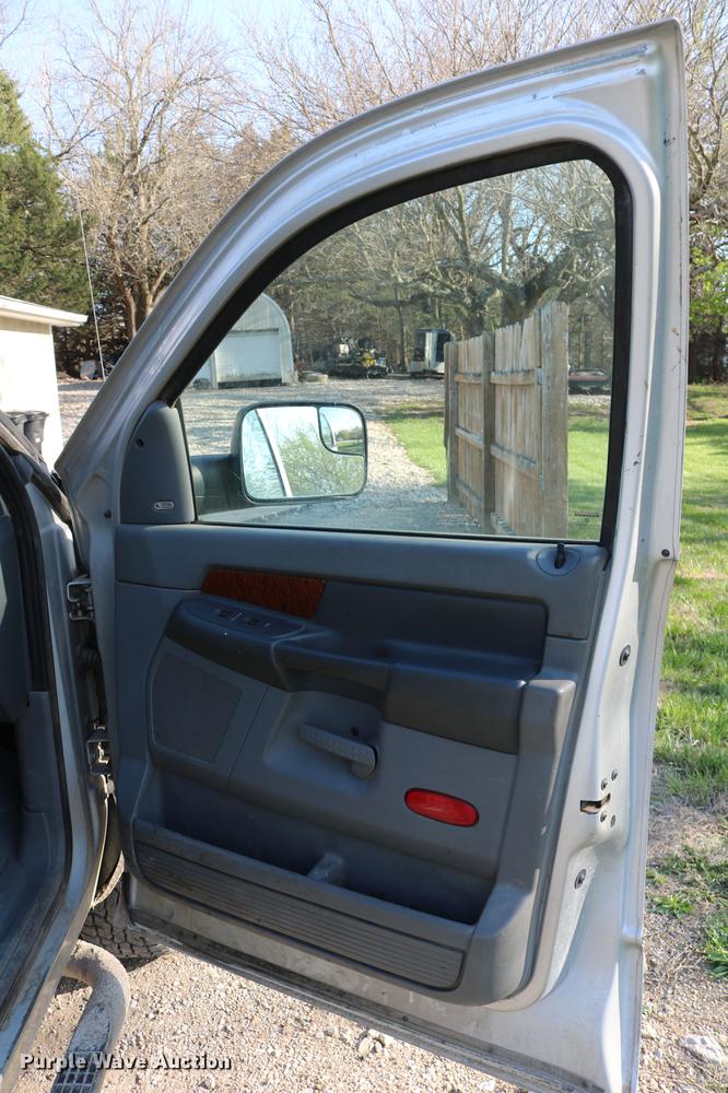 image for item DD4197 2006 Dodge Ram 2500 Quad Cab pickup truck