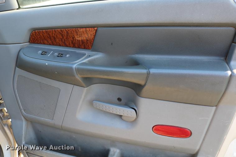 image for item DD4197 2006 Dodge Ram 2500 Quad Cab pickup truck