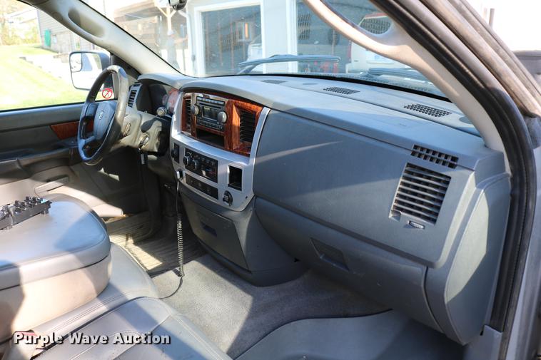 image for item DD4197 2006 Dodge Ram 2500 Quad Cab pickup truck