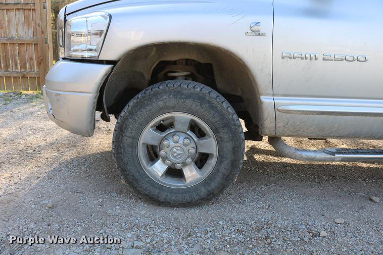 image for item DD4197 2006 Dodge Ram 2500 Quad Cab pickup truck