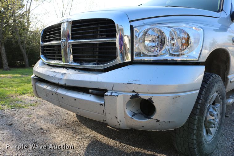 image for item DD4197 2006 Dodge Ram 2500 Quad Cab pickup truck