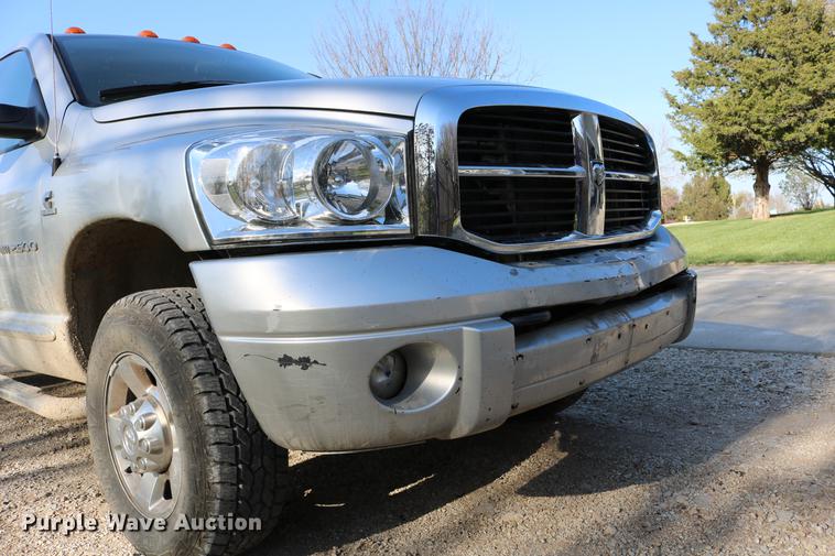 image for item DD4197 2006 Dodge Ram 2500 Quad Cab pickup truck
