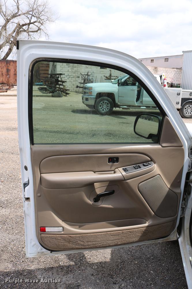 image for item DD4199 2005 Chevrolet Silverado 1500 Ext. Cab pickup truck