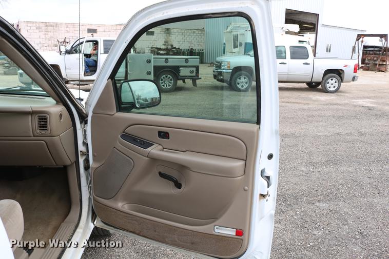 image for item DD4199 2005 Chevrolet Silverado 1500 Ext. Cab pickup truck