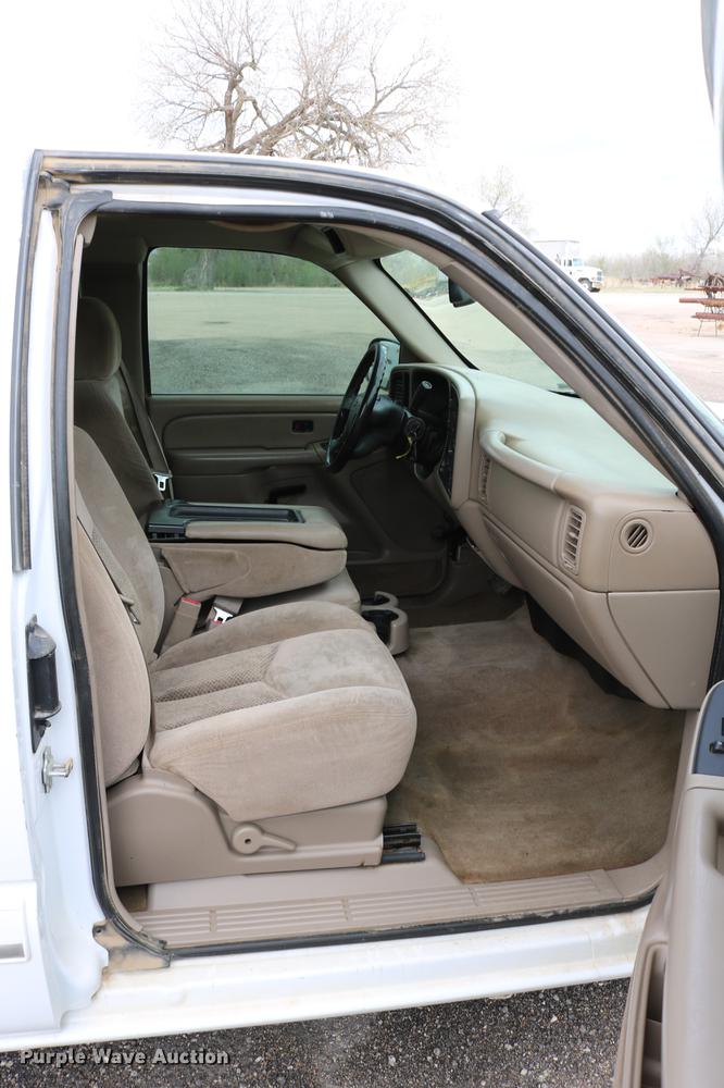 image for item DD4199 2005 Chevrolet Silverado 1500 Ext. Cab pickup truck