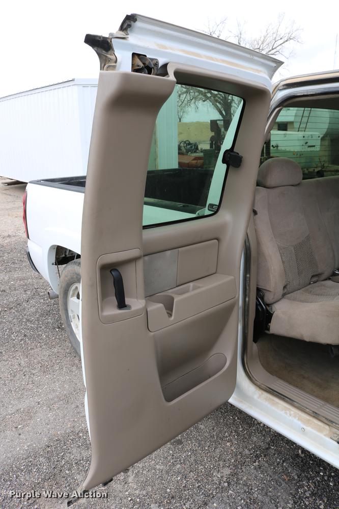 image for item DD4199 2005 Chevrolet Silverado 1500 Ext. Cab pickup truck