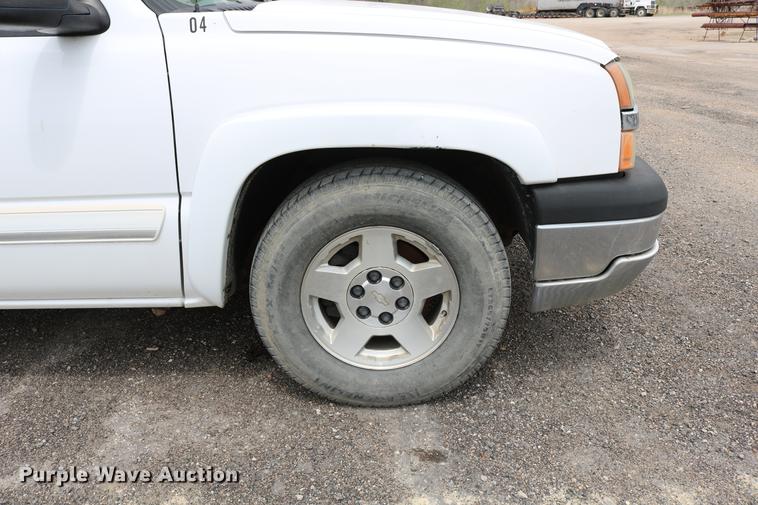 image for item DD4199 2005 Chevrolet Silverado 1500 Ext. Cab pickup truck