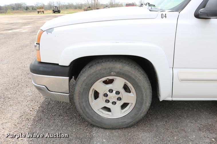 image for item DD4199 2005 Chevrolet Silverado 1500 Ext. Cab pickup truck