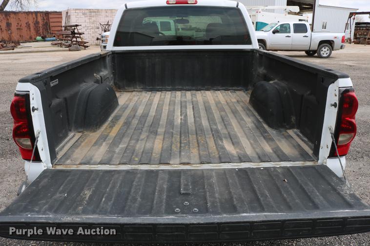 image for item DD4199 2005 Chevrolet Silverado 1500 Ext. Cab pickup truck