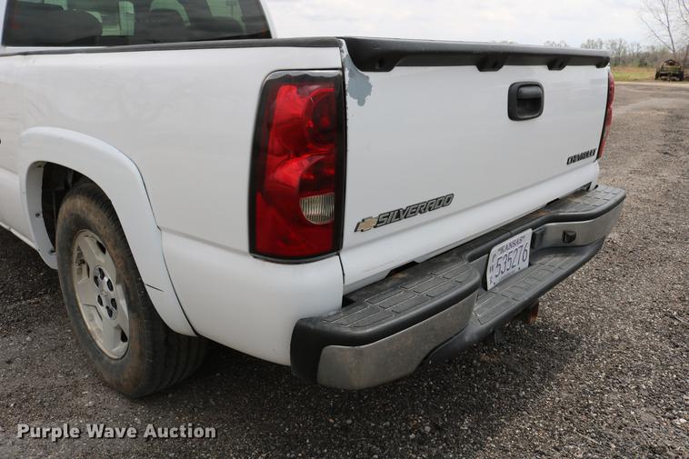image for item DD4199 2005 Chevrolet Silverado 1500 Ext. Cab pickup truck