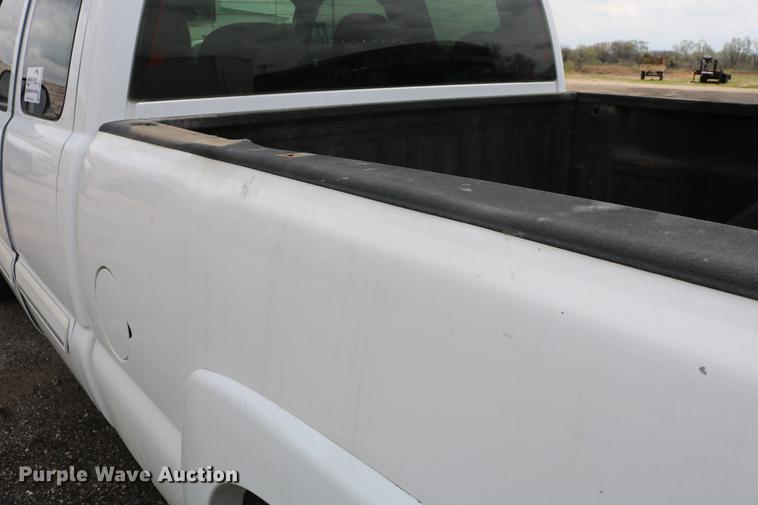 image for item DD4199 2005 Chevrolet Silverado 1500 Ext. Cab pickup truck