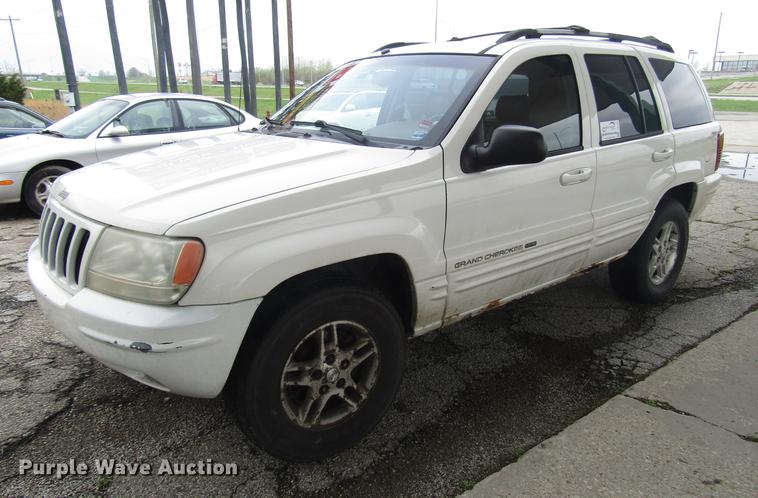 image for item DD7446 2000 Jeep Grand Cherokee SUV