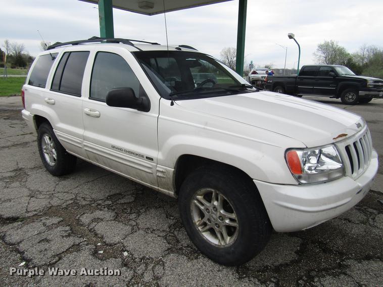 image for item DD7446 2000 Jeep Grand Cherokee SUV