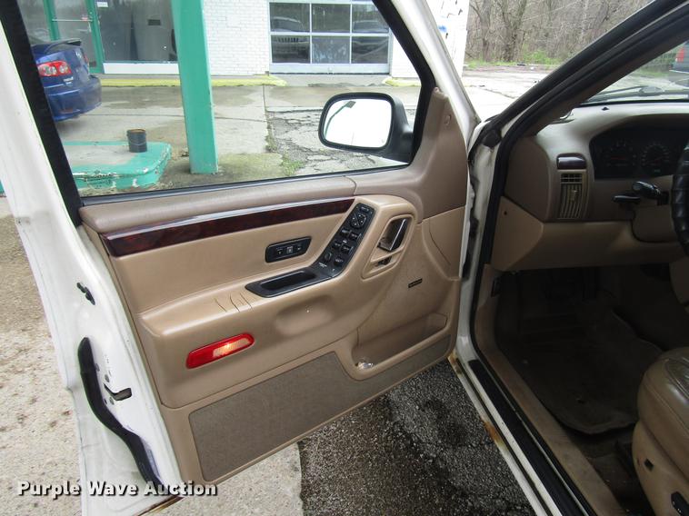 image for item DD7446 2000 Jeep Grand Cherokee SUV