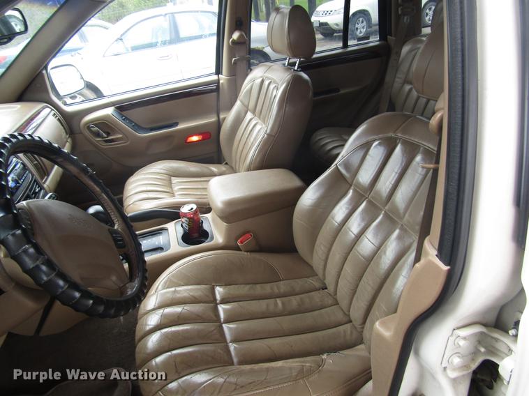image for item DD7446 2000 Jeep Grand Cherokee SUV