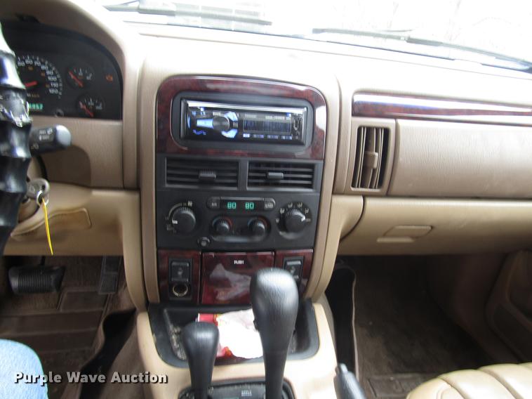 image for item DD7446 2000 Jeep Grand Cherokee SUV