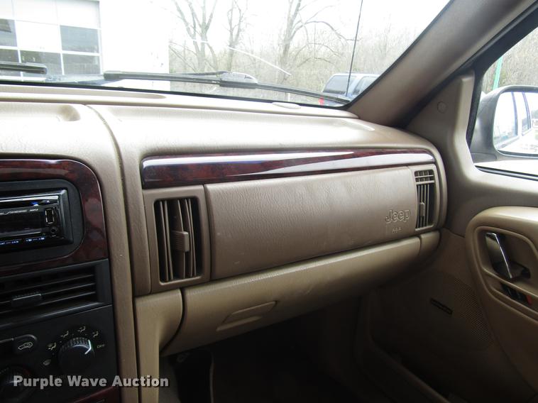 image for item DD7446 2000 Jeep Grand Cherokee SUV