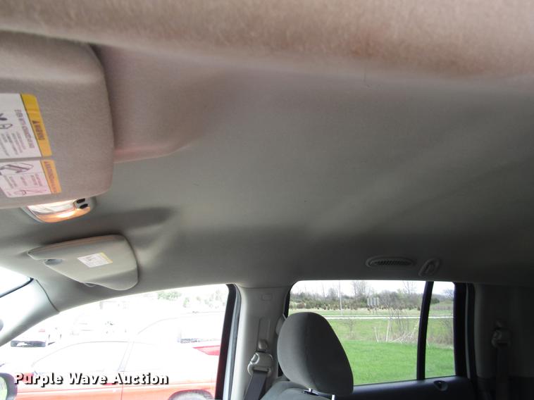 image for item DD7448 2004 Dodge Durango SLT SUV