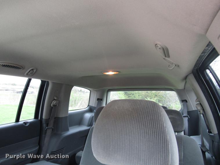 image for item DD7448 2004 Dodge Durango SLT SUV