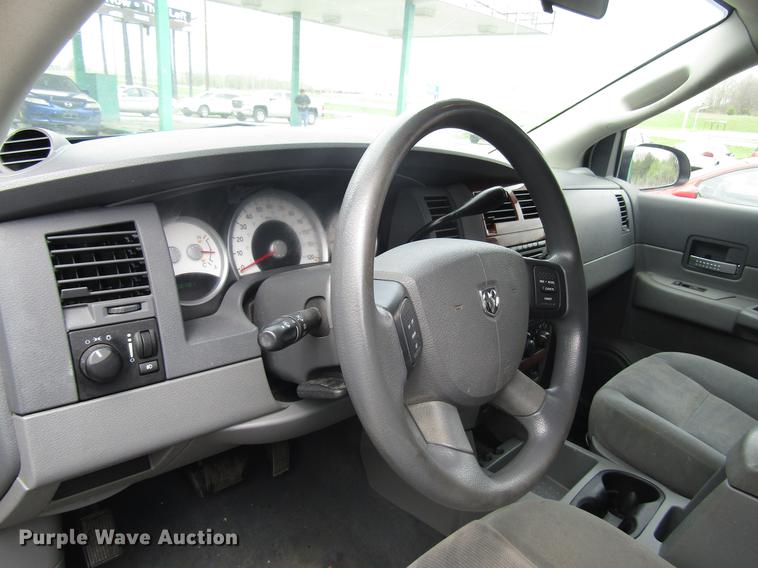image for item DD7448 2004 Dodge Durango SLT SUV