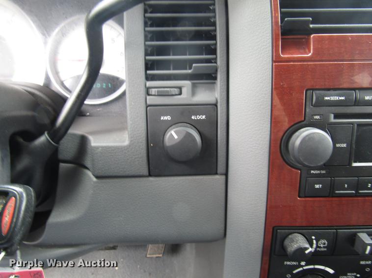 image for item DD7448 2004 Dodge Durango SLT SUV