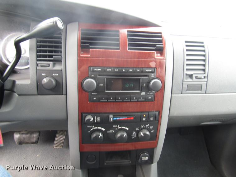 image for item DD7448 2004 Dodge Durango SLT SUV