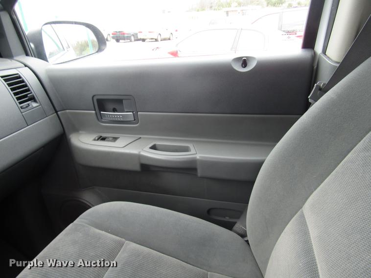 image for item DD7448 2004 Dodge Durango SLT SUV