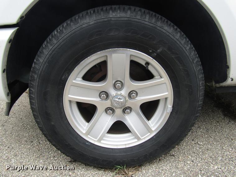 image for item DD7448 2004 Dodge Durango SLT SUV