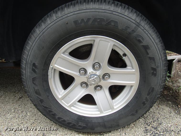 image for item DD7448 2004 Dodge Durango SLT SUV