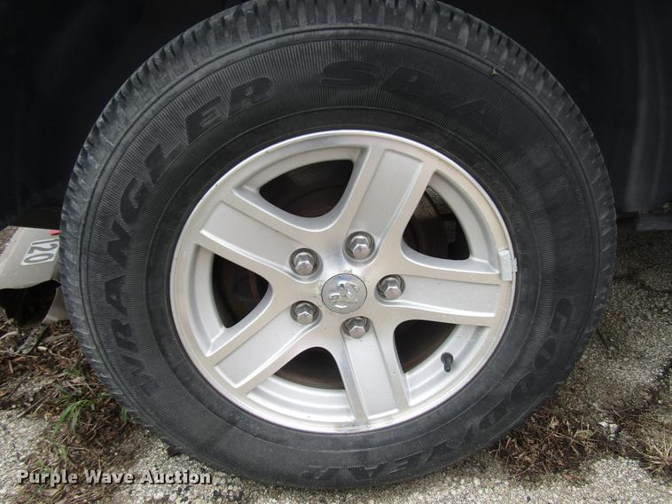 image for item DD7448 2004 Dodge Durango SLT SUV