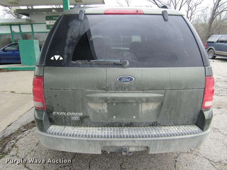 image for item DD7450 2002 Ford Explorer SUV