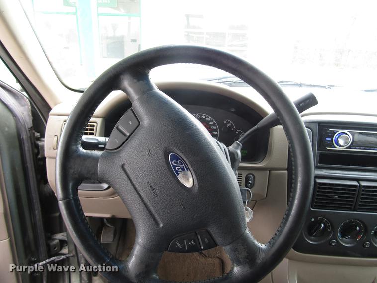 image for item DD7450 2002 Ford Explorer SUV