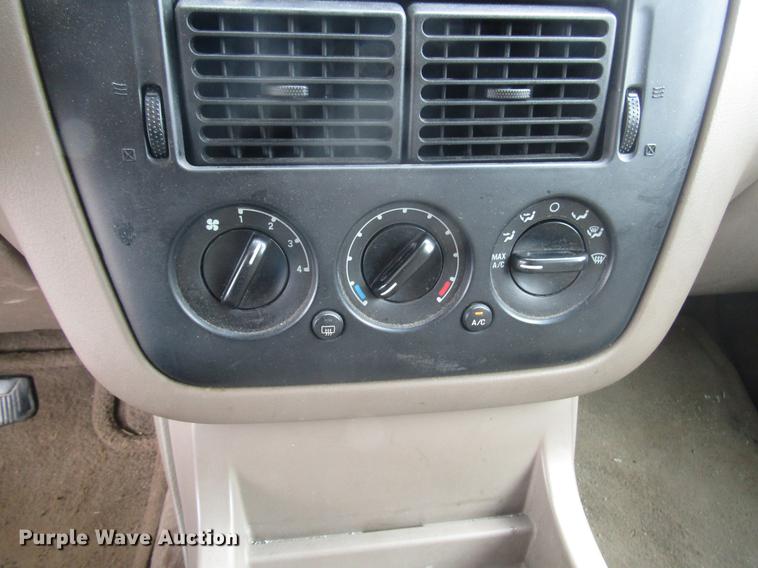 image for item DD7450 2002 Ford Explorer SUV