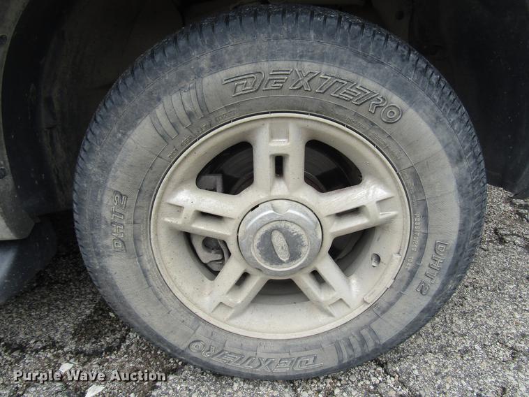 image for item DD7450 2002 Ford Explorer SUV