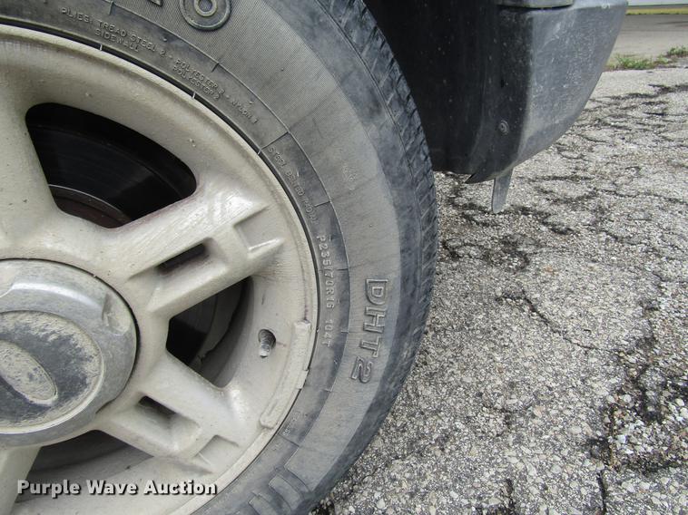 image for item DD7450 2002 Ford Explorer SUV