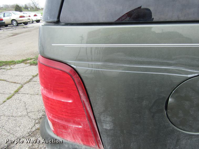 image for item DD7450 2002 Ford Explorer SUV